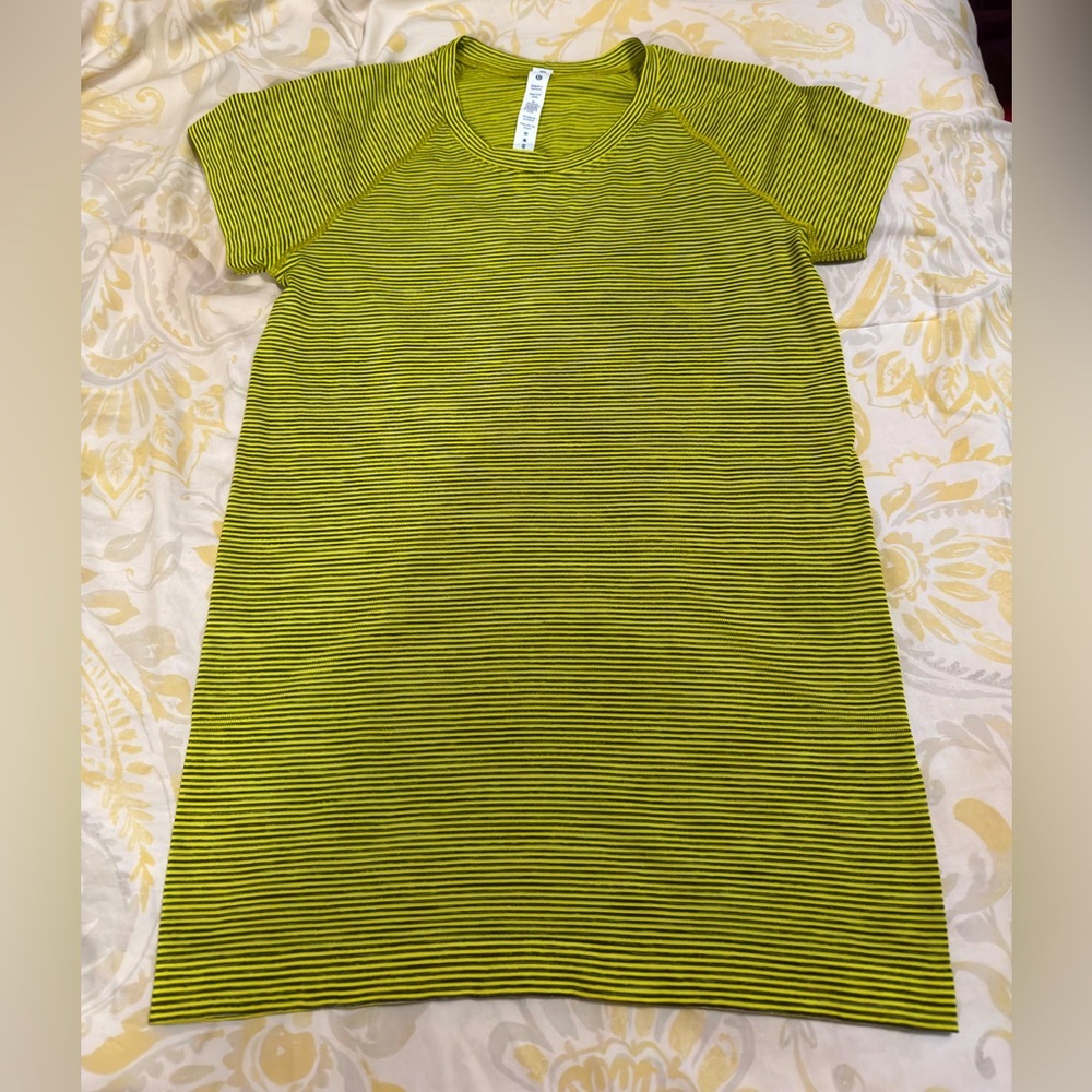 LULULEMON WOMENS ATHLETIC TOP SHIRT MULTICOLOR GREEN SIZE 8